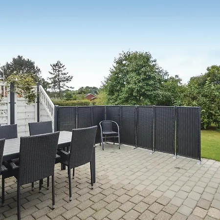 Stunning In W/ 3 Bedrooms Holiday home *